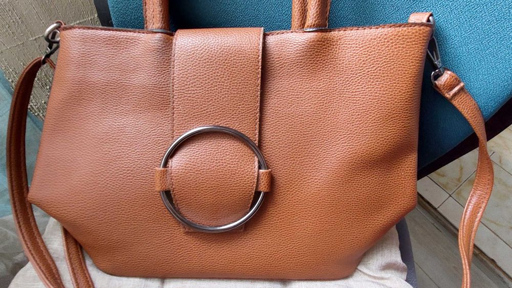 Запазена дамска чанта, 3 отделения