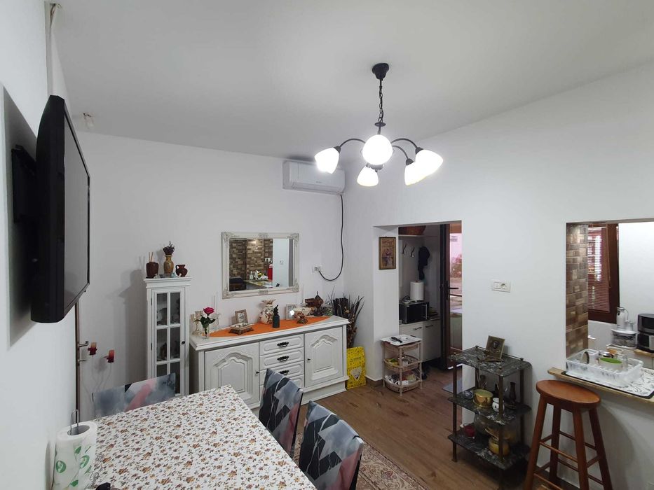 Vand apartament la casă cu curte – zonă centrală aproape de Malul Mureșului