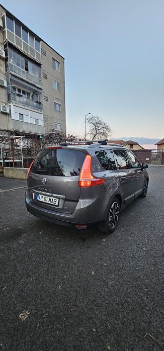 Renault Grand Scenic BOSE Edition 2015/10