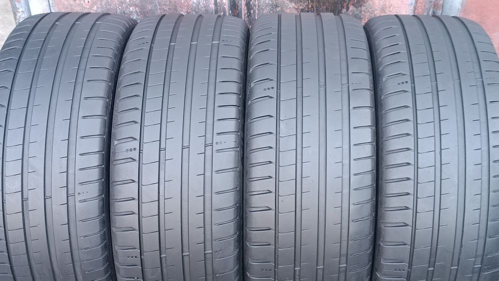 235/45/18 Michelin Дот 4723