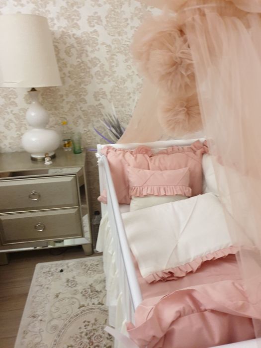 Patut de bebe complet plus masa de infasat