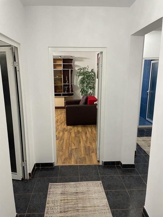 inchiriez apartament 3 camere