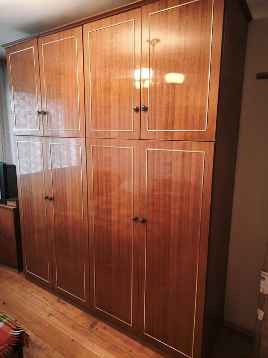 Продавам Гардероб размери 200/240/60