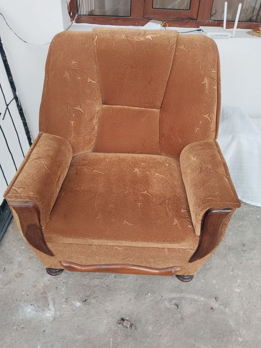 Диван уголок сотилади