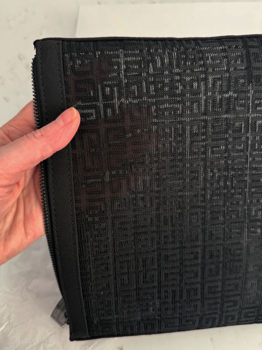 Givenchy Parfums дамски кльч