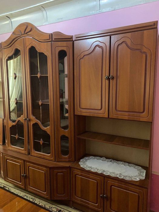 продается сервант