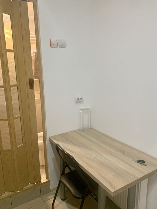 Inchiriez garsoniera cartier Posta