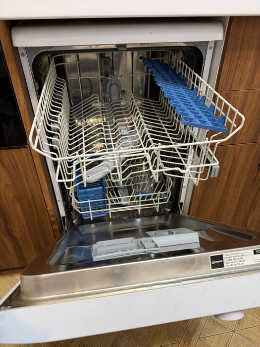 Продам Посудомойку индезит 45см.