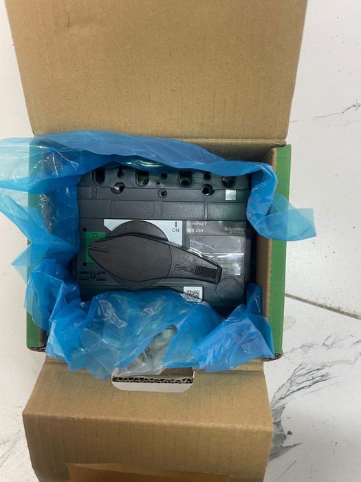 Выключатели разьединители (рубильник) производство Schneider Electric