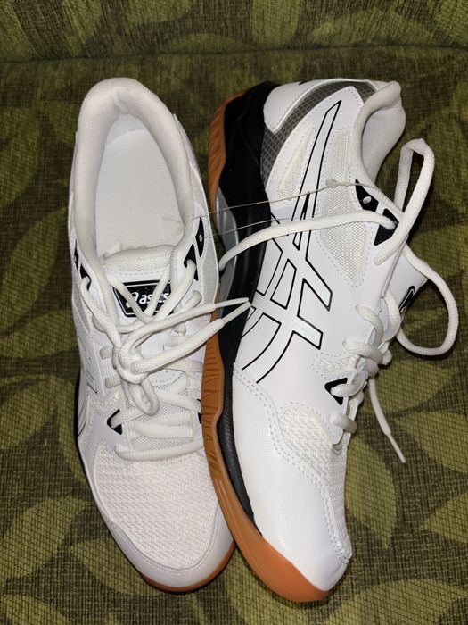 Нови волейболни маратонки Asics gel-spike