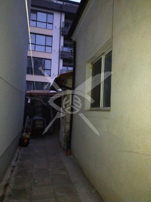 Едноетажна Къща - Център