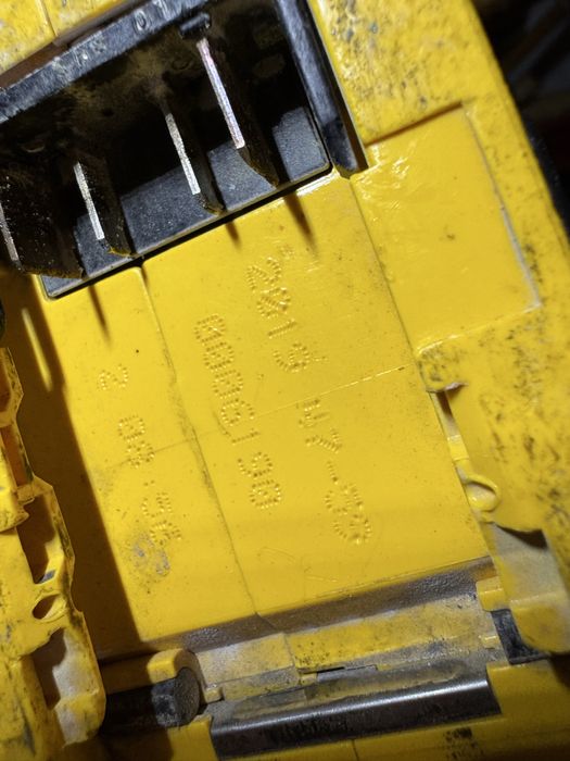 Fierastrau sabie dewalt dcs 367