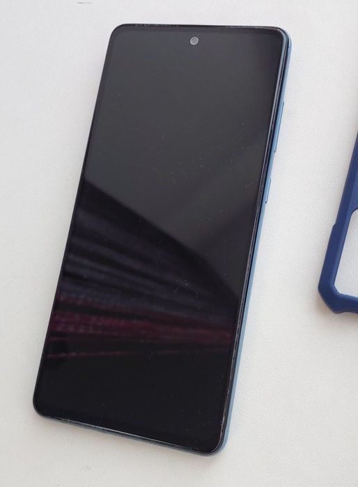 Продам срочно Samsung A72 8/256