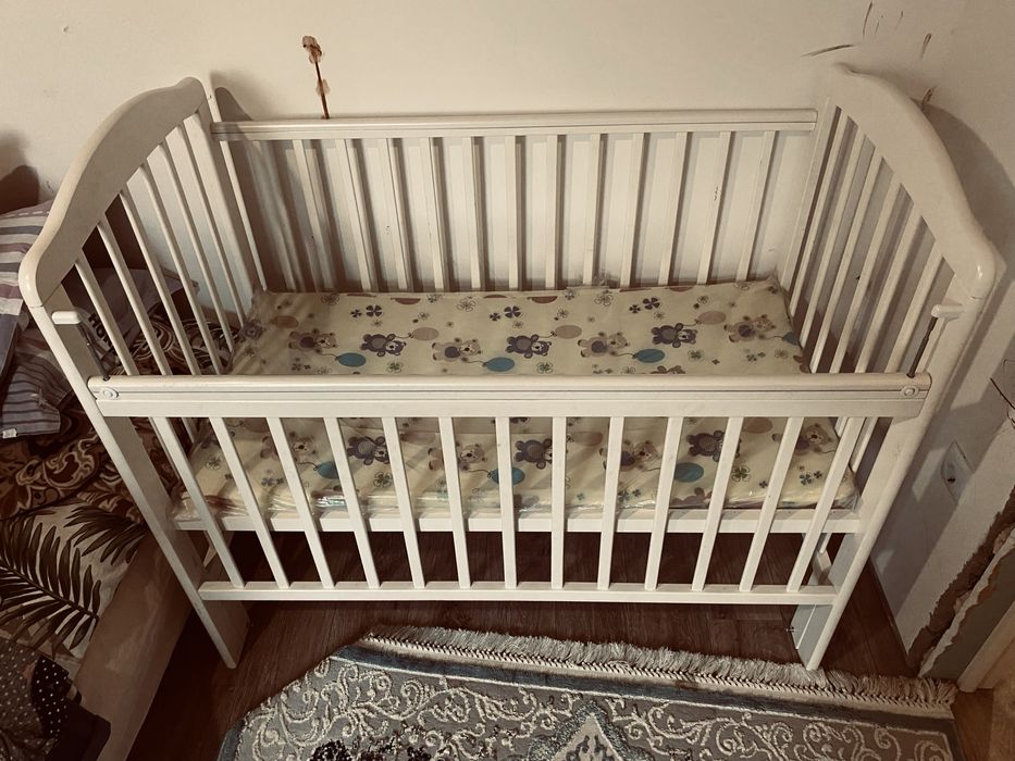 Продам манеж в хорошом состание