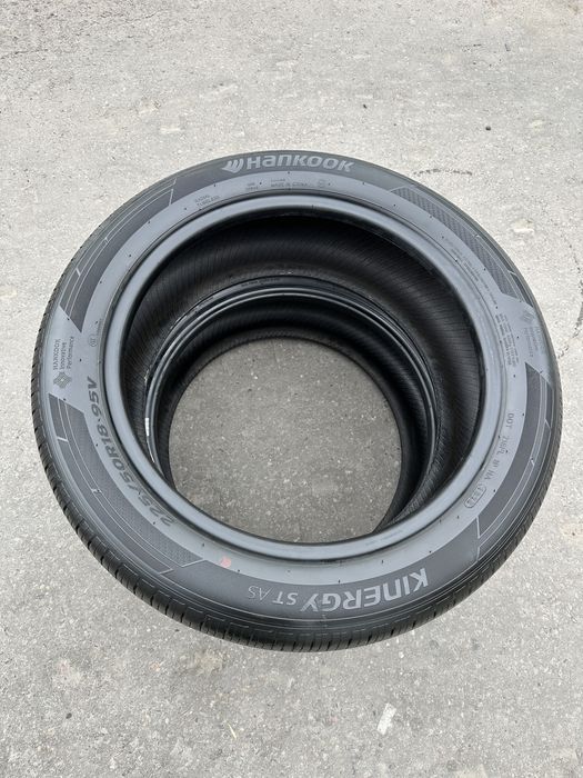 Hankook 225/50 R18 — 2 шт в отличном состоянии
