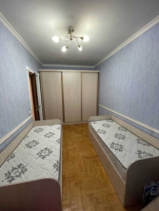 Ц 7 {4*3/2/4} 97м²Ориентир:Полеклиника Продаётся Квартира