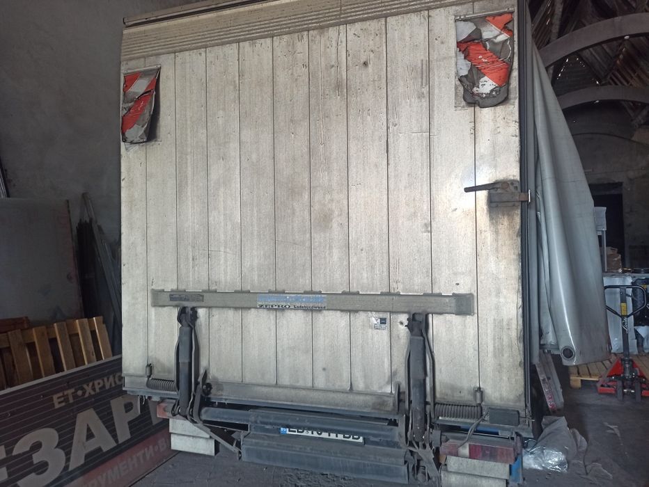 Микробус с Падащ Борд