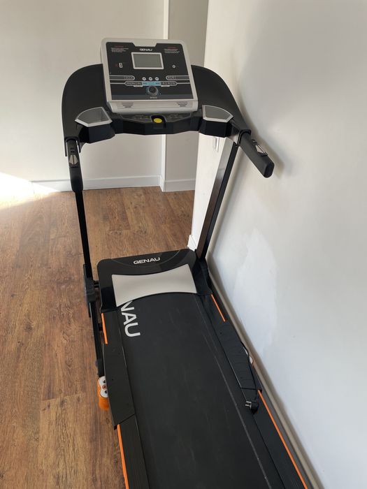 Беговая дорожка Genau M800