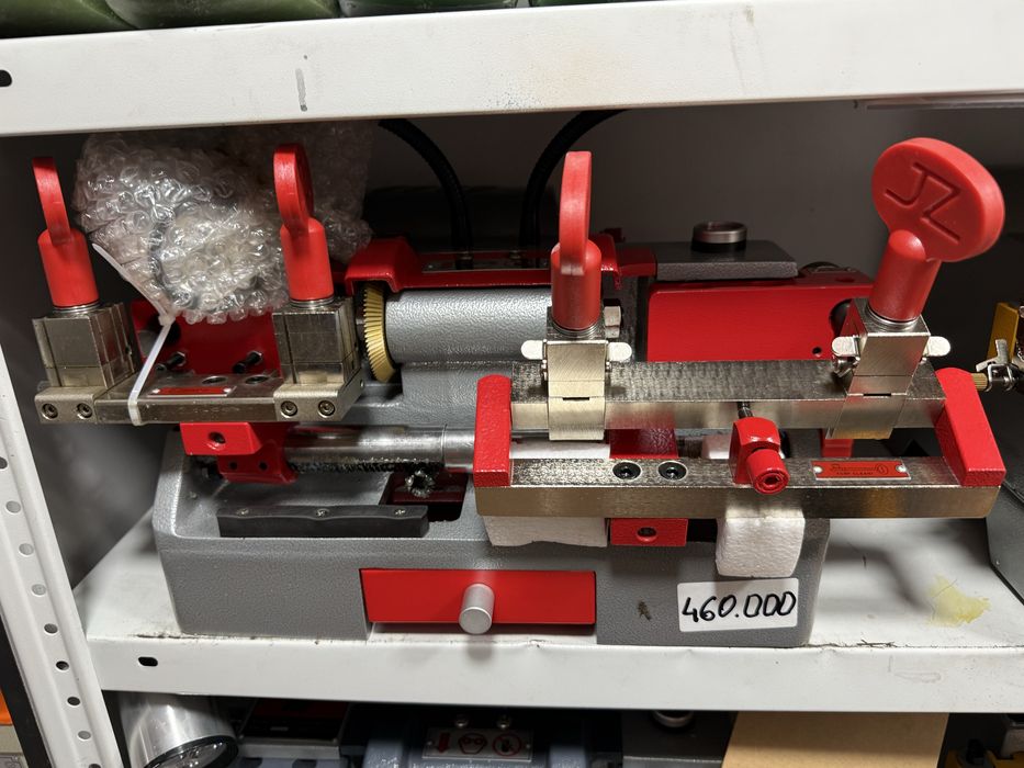 Станок для изготовления ключей новый