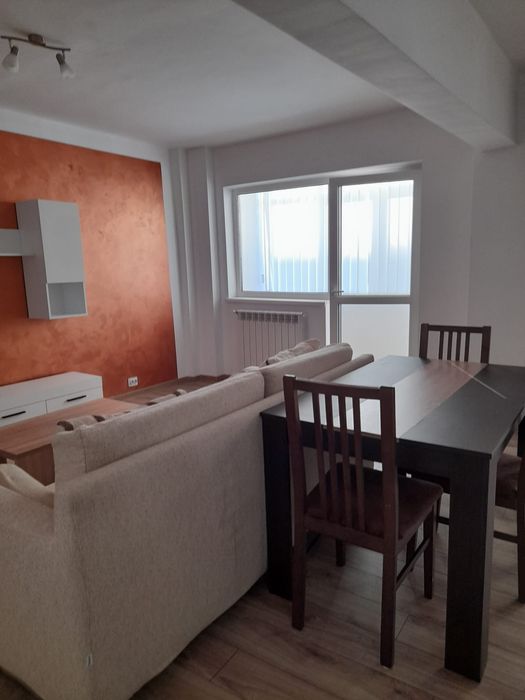 Apartament trei camere