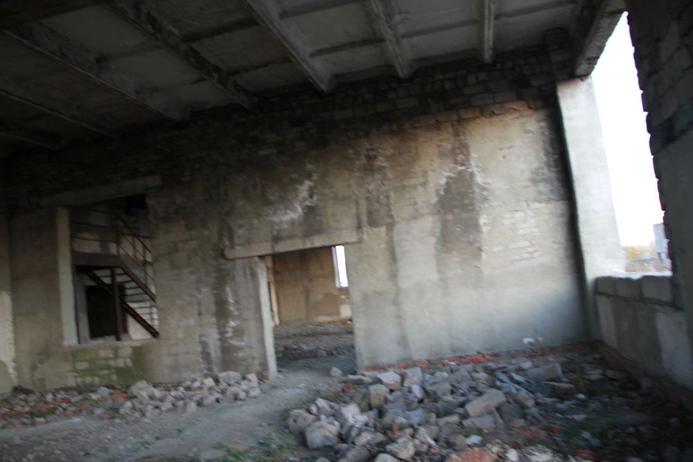 Недостроенное здание СТО