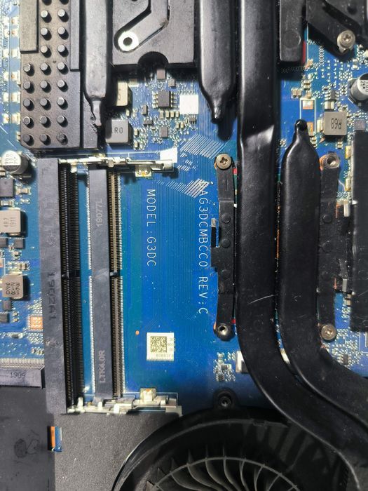 Продаётся ноутбук HP Omen 15-dc1023ur на запчасти или под восстановлен