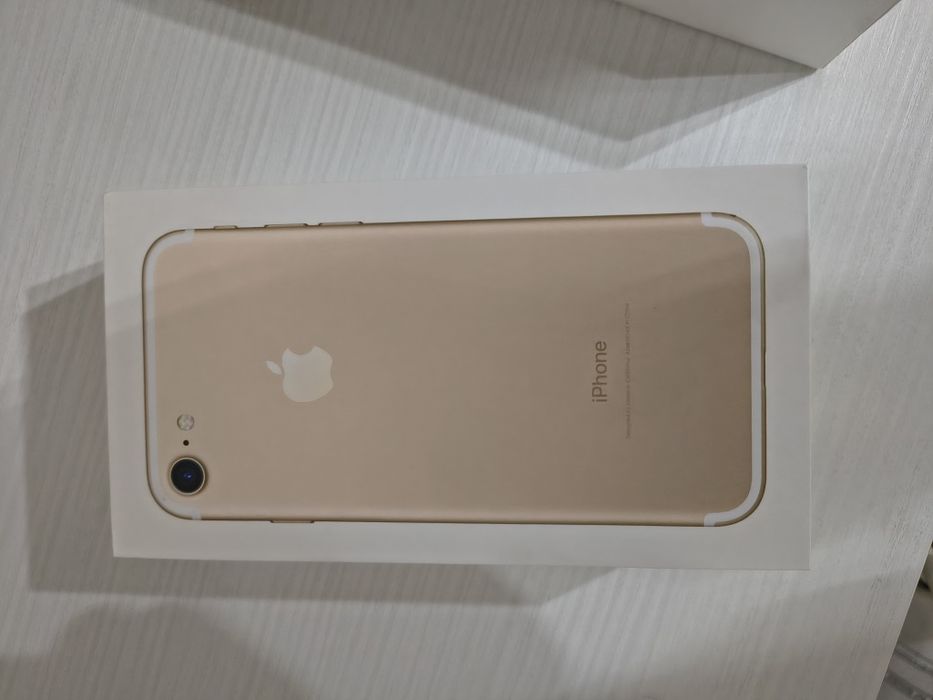 2 iPhone 8 funcționale , 1 iPhone 7 pentru piese ,