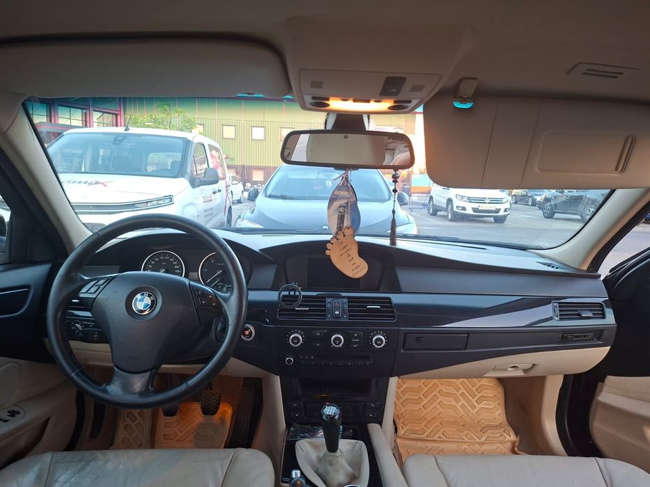 BMW                 .