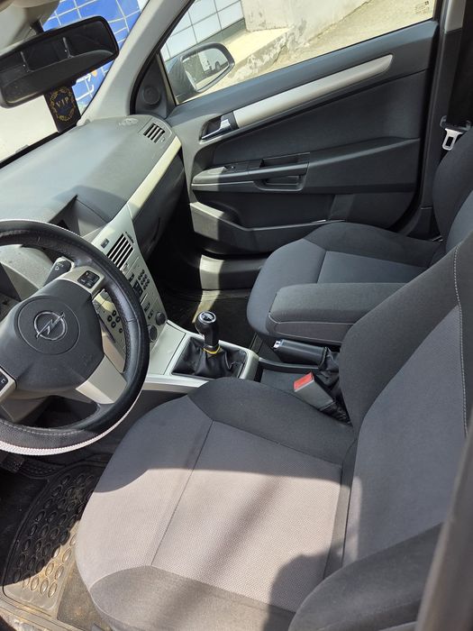 Opel Astra H - 1.6i 105Cp - An 2007 - Clima
