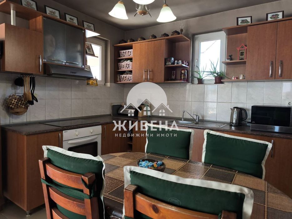 Продавам къща с басейн в с.Соколово, обл. Добрич