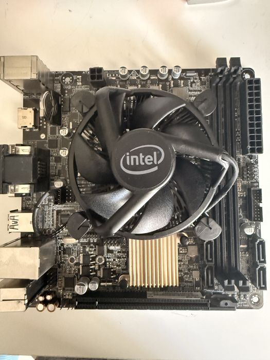 Kit i7 7700 si placa de baza Asus H110i plus ITX ddr4