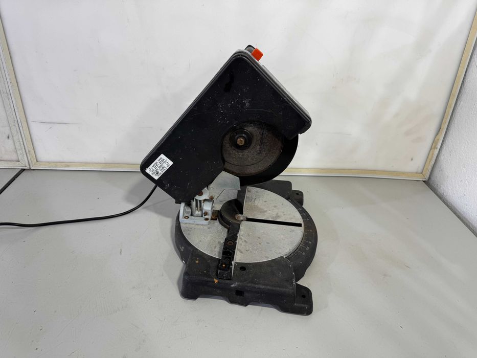 Циркуляр пендула - 1050W / 210mm