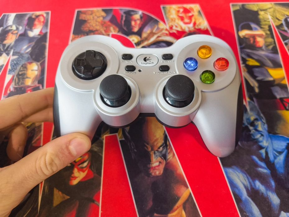 Logitech F710 безжичен контролер – Като Нов