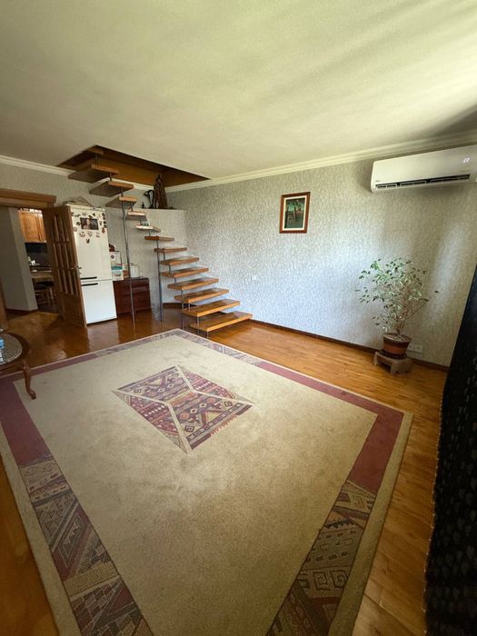 Продам ковер б/у