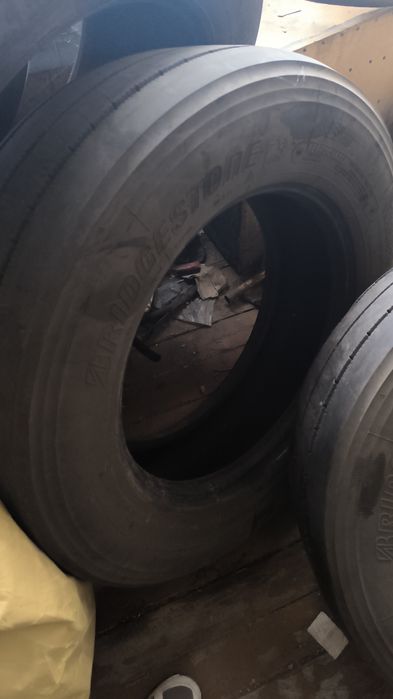 Продам автошины б/у размер 315/60/22.5, 355/50/22.5 рулевая ось, диски