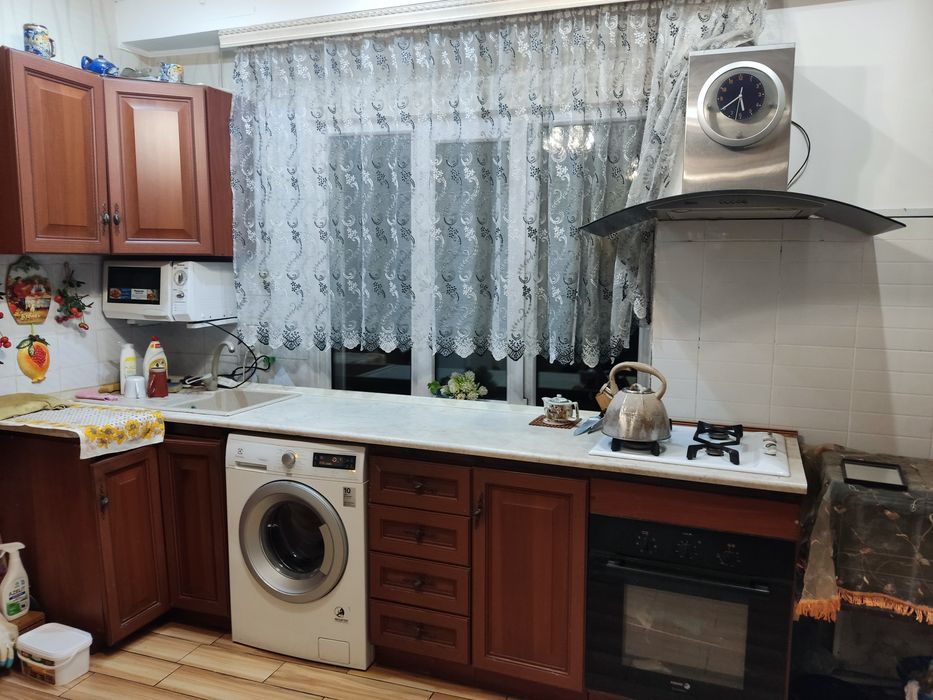 Кухонная мебель с техникой (