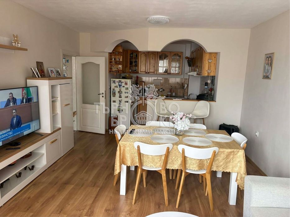 Дава се под наем Двустаен апартамент в Велико Търново, Колю Фичето - 68 кв.м за 298.86 € - Снимка #2