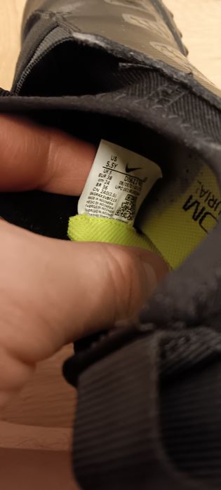 Футболни обувки NIKE JR ZOOM VAPOR 15 ACADEMY FG/MG, номер 38.

Подход