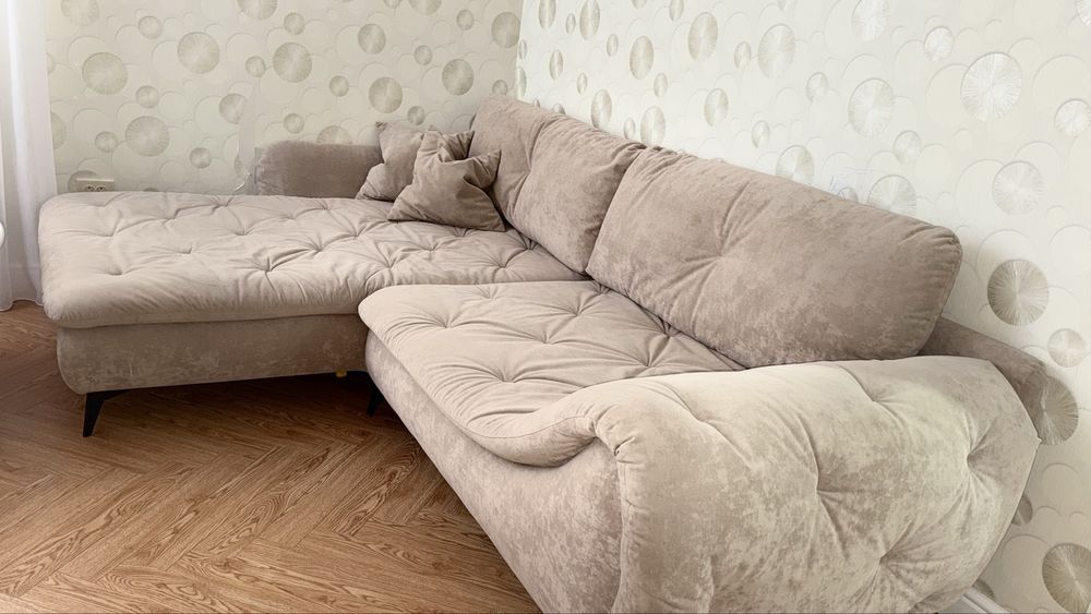 Угловой мягкий диван