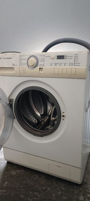 Продам стиральную машину LG