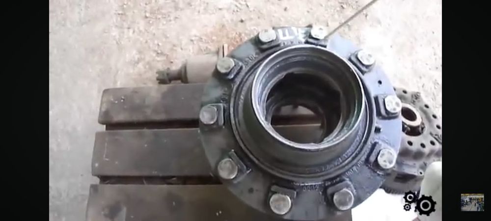 Ступица передняя в сборе б.у. автобус мерседес