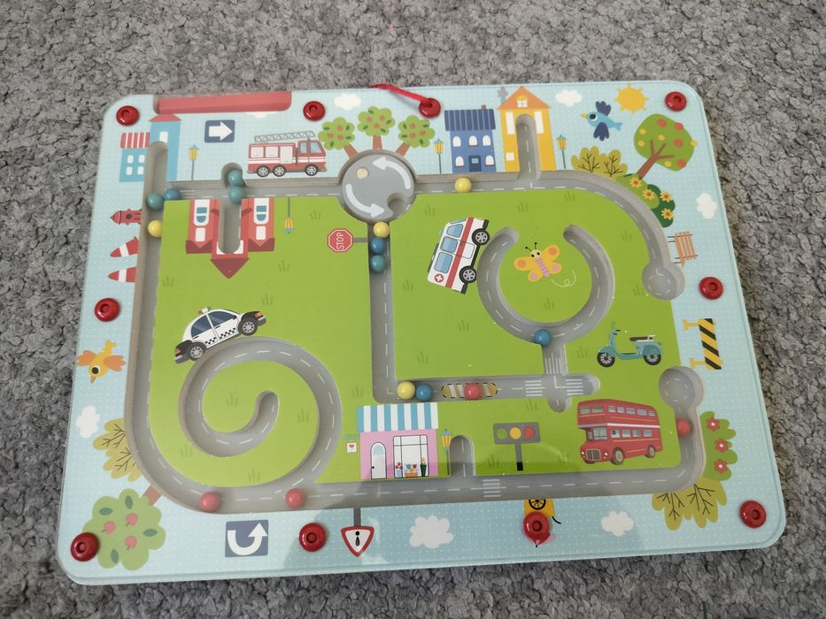 Занимателни дъски с ключалки и с точета