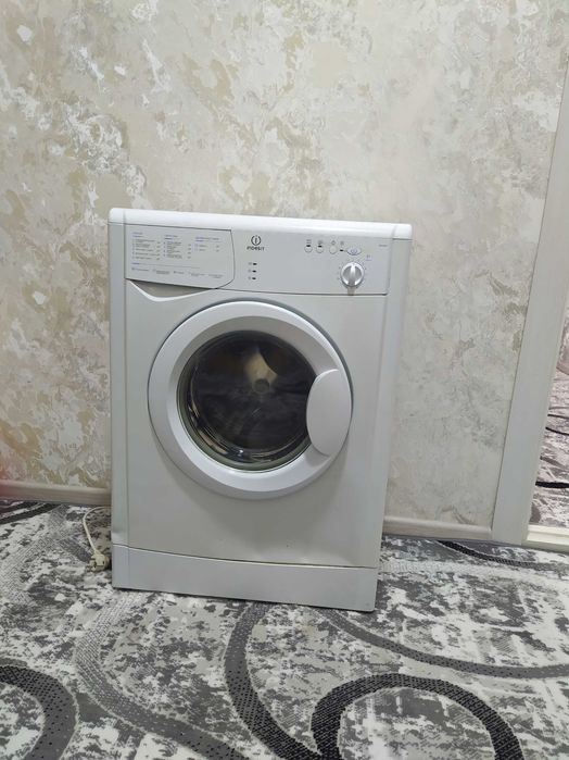 Продаю стиральную машинку Индезит