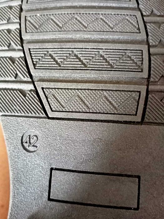 Новые мужские туфли