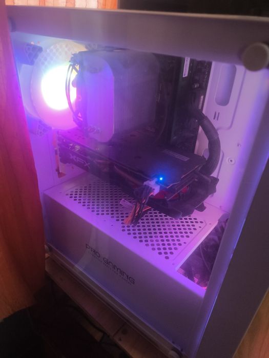 Vând pc gaming  ..