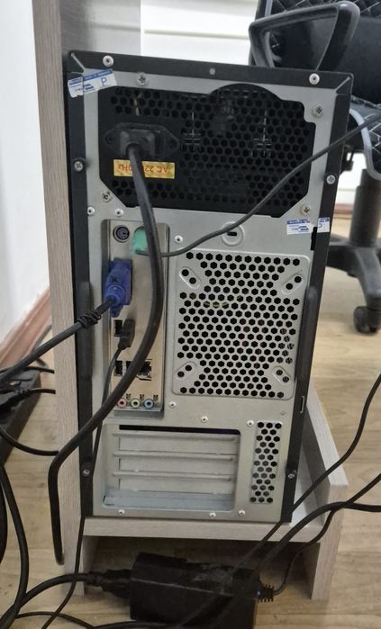 Продается компьютер со столом