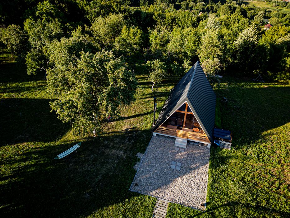 Casă A-Frame, casa sau afacere, 3 stele autorizată, teren 7000 mp