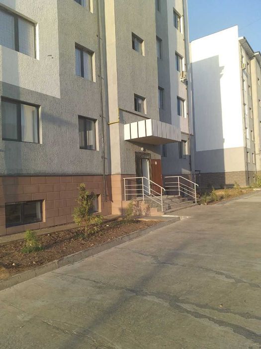 Obod borishda 3 xonalik kvartira  sotiladi