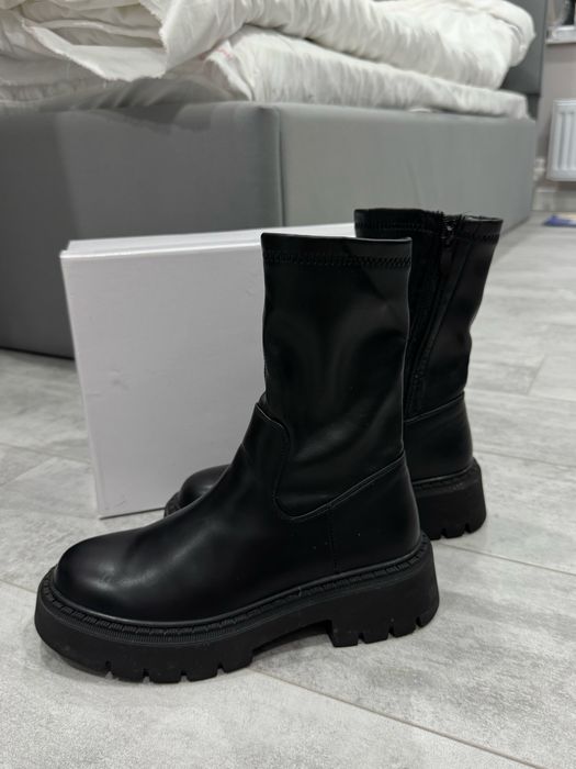 Женские зимние ботинки