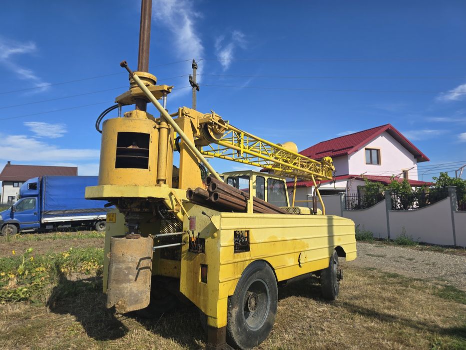Mașină de forat fântâni